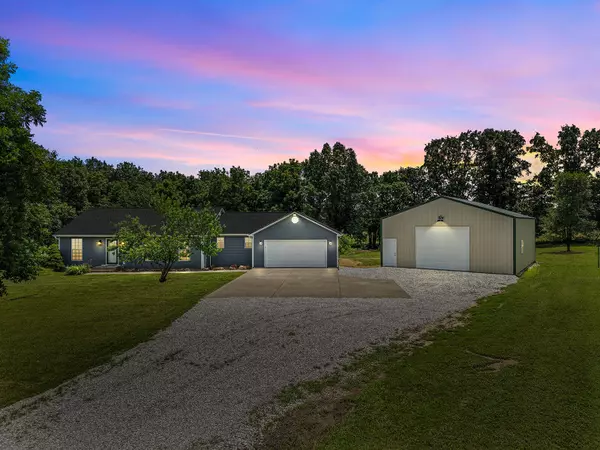 1192 S Sha Ree Lane, Bolivar, MO 65613