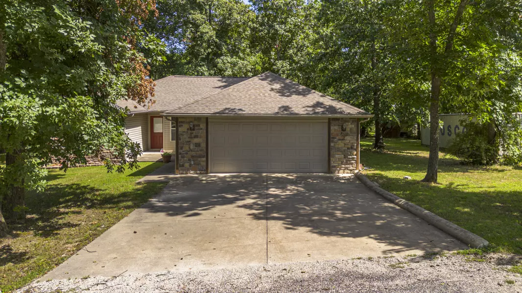 135 Long Point Lane, Ridgedale, MO 65739