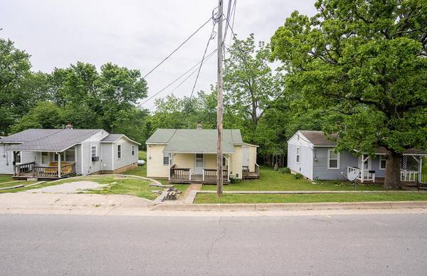 1331 N Howell Avenue, West Plains, MO 65775