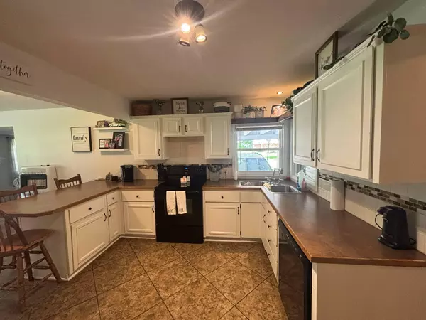 Mountain View, MO 65548,403 W 4th Street Street