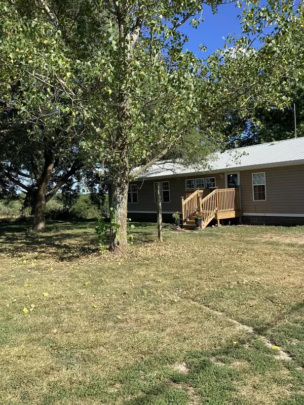 Aurora, MO 65605,23731 Farm Road 2000