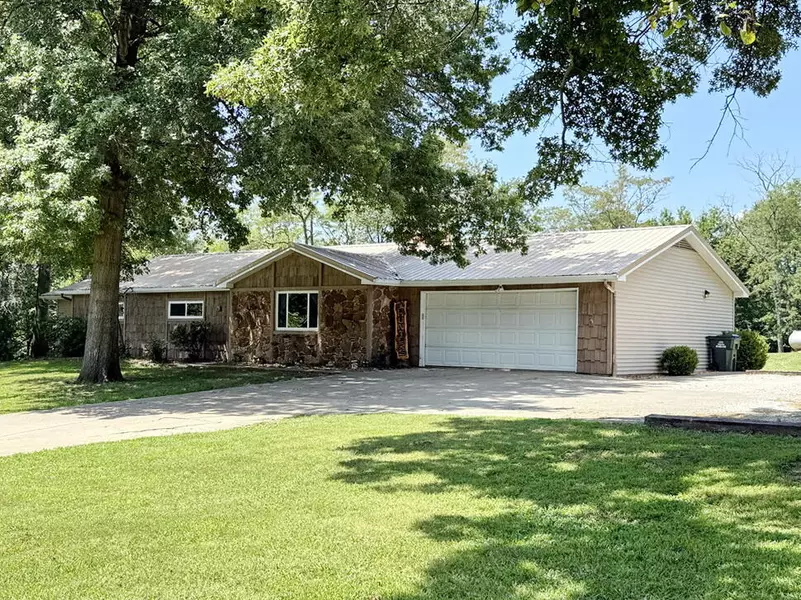 1470 S 145 Road, El Dorado Springs, MO 64744