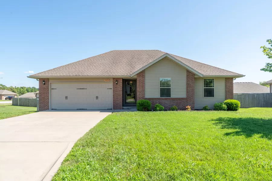 5590 W Sunflower Drive, Springfield, MO 65802