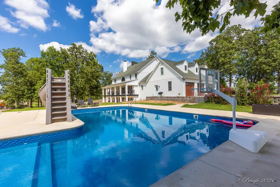 10567 County Road 8130, West Plains, MO 65775