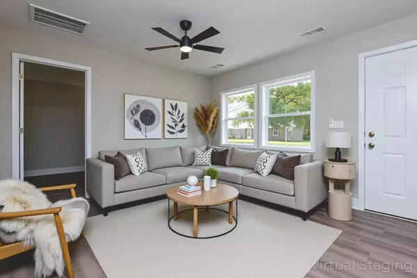 Aurora, MO 65605,109 E Hadley Street