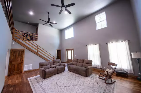 Neosho, MO 64850,11279 Holly Road