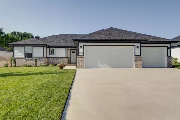 850 W Charlotte Street, Republic, MO 65738