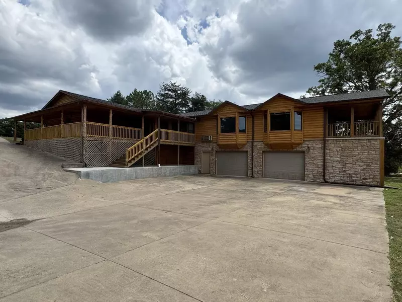 7697 State Highway 176, Walnut Shade, MO 65771