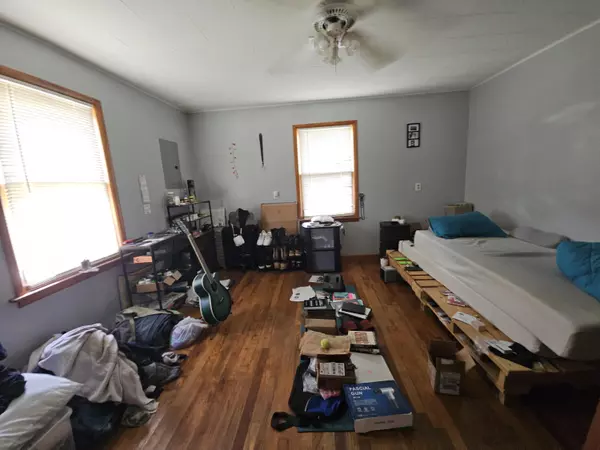 Mountain View, MO 65548,225 N Pine Street