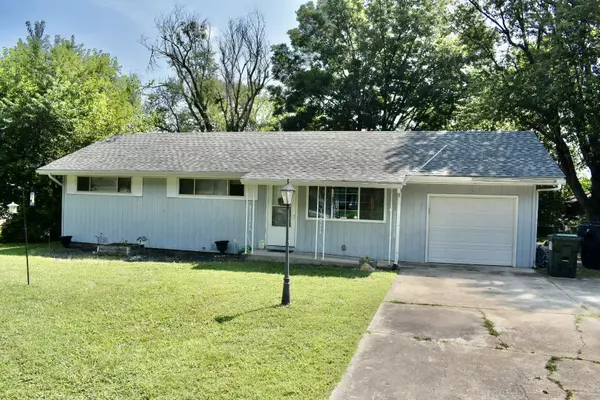 Bolivar, MO 65613,1912 S Village Lane
