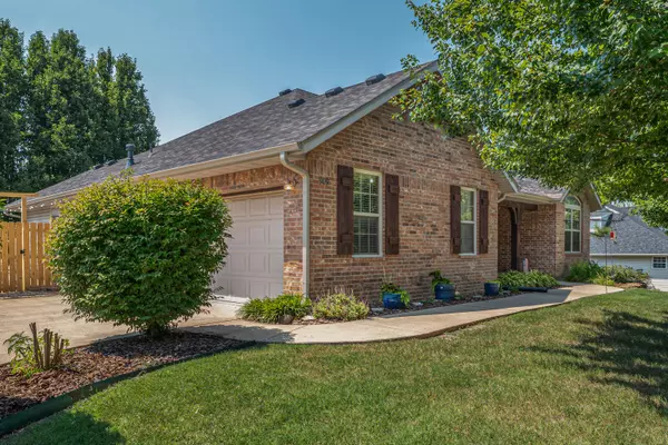 Ozark, MO 65721,909 S 13th Avenue