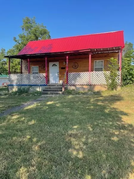 935 St Louis Street, West Plains, MO 65775