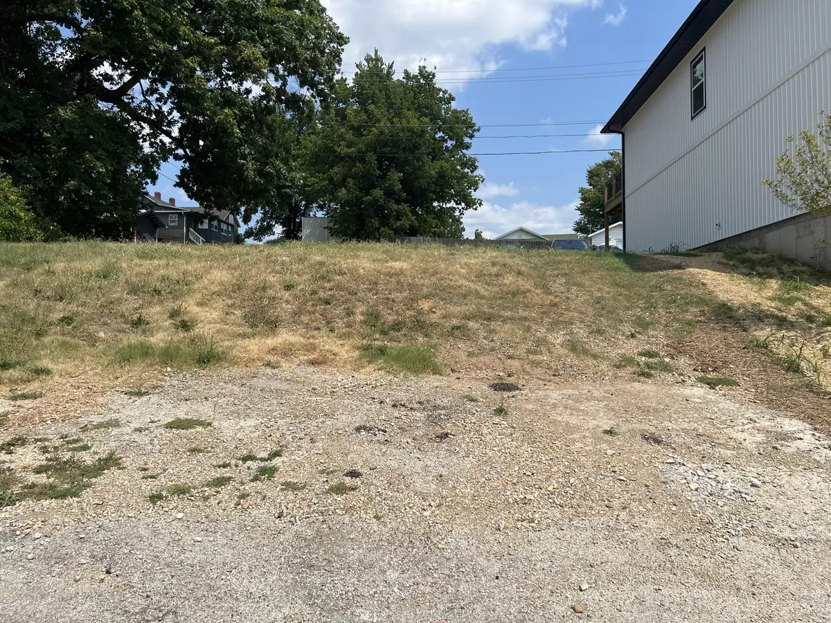 Branson, MO 65616,219 W Maddux Street