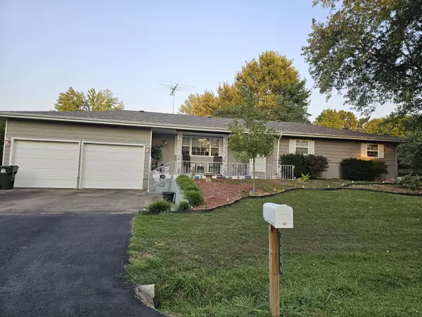 Aurora, MO 65605,1504 S Tyler Avenue