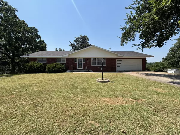 Neosho, MO 64850,1121 Skyline Drive