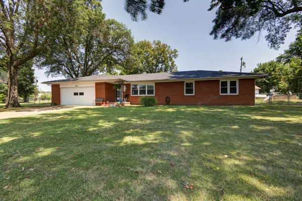 636 S Oak Street,  Buffalo,  MO 65622