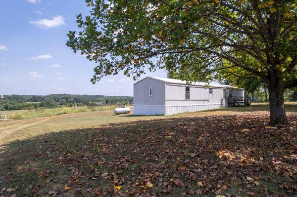1494 County Road 2690, West Plains, MO 65775