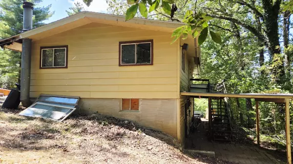 Reeds Spring, MO 65737,122 Vfw Road