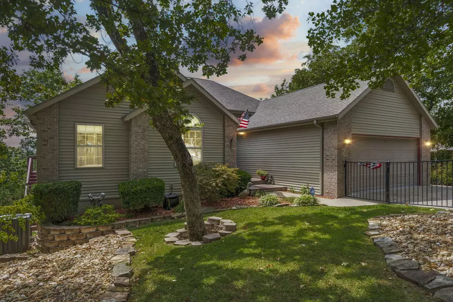 148 Crown Drive, Branson West, MO 65737