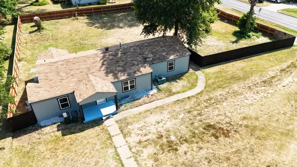 Monett, MO 65708,467 W County Street