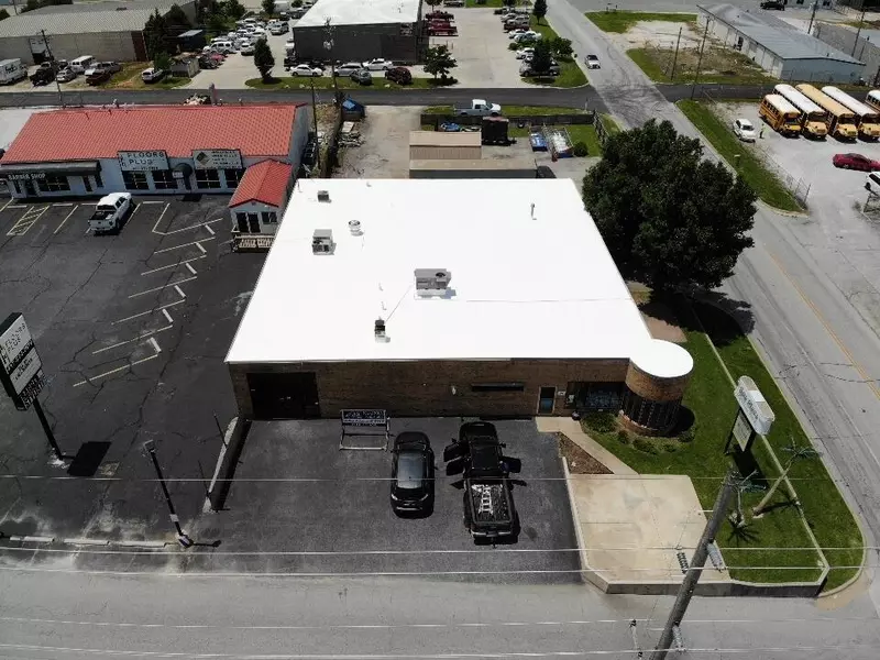 1109/1011 N Kenneth, Nixa, MO 65714