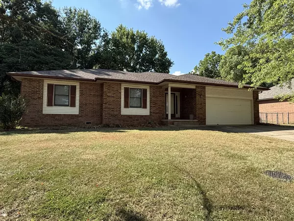 1101 S Oakland Avenue, Bolivar, MO 65613