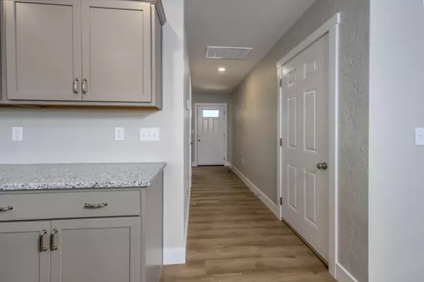 Bolivar, MO 65613,3860 W Riley Street