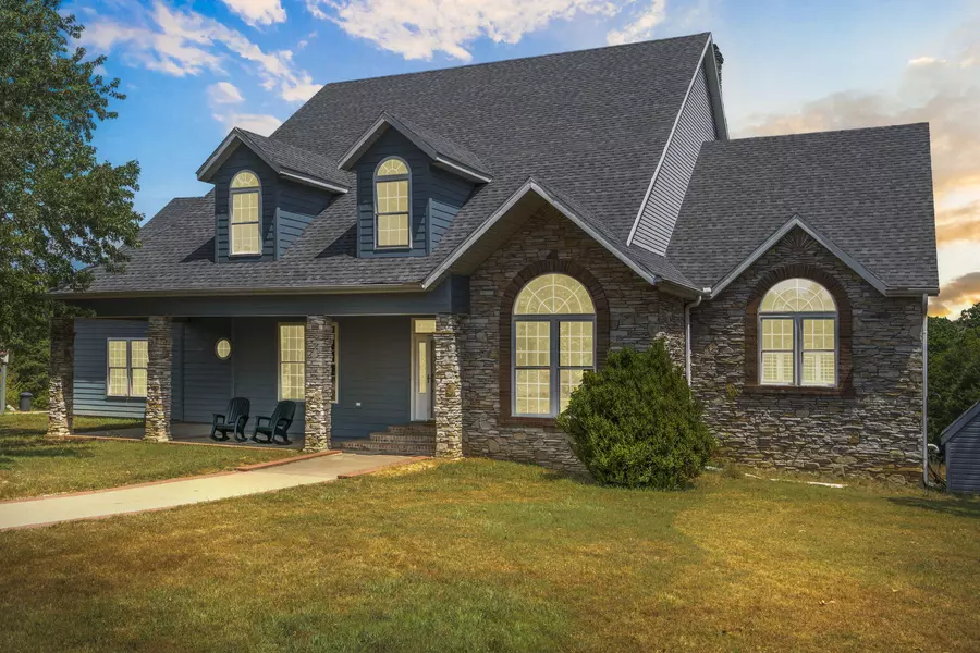 880 Roberts Ridge Road, Kissee Mills, MO 65680