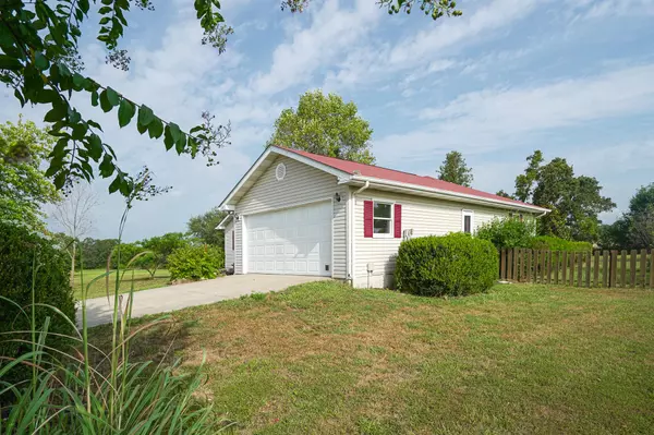 West Plains, MO 65775,4365 Private Road 6314