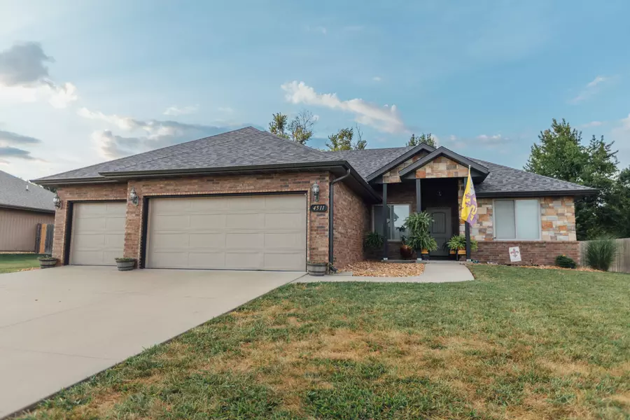 4511 W Cloverleaf Terrace, Battlefield, MO 65619