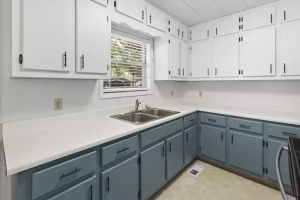 Diamond City, AR 72644,415 W Sherwood Drive