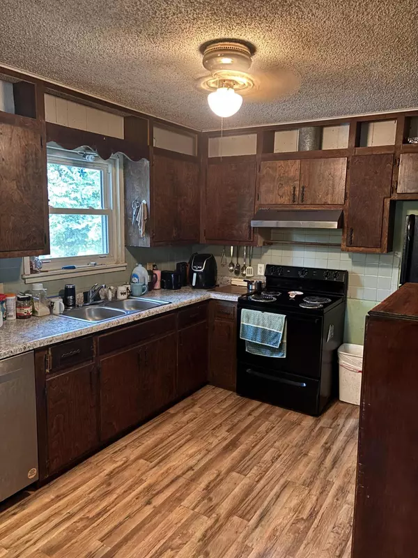 Anderson, MO 64831,703 Highway F