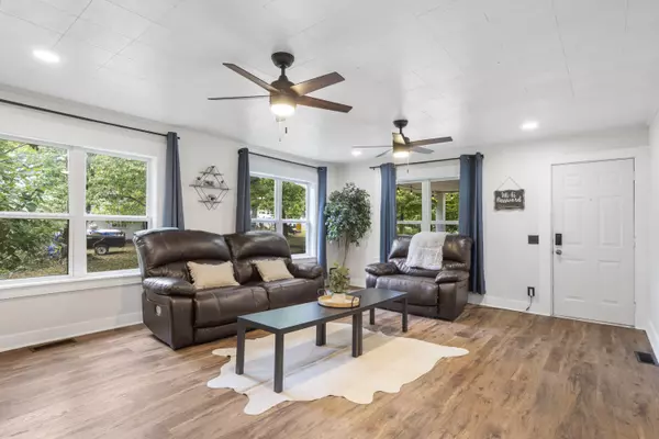 Eminence, MO 65466,18074 Main Street