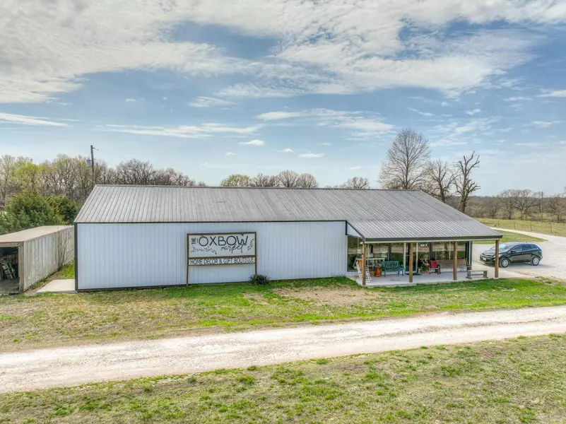 8637 Oxbow Lane, Neosho, MO 64850