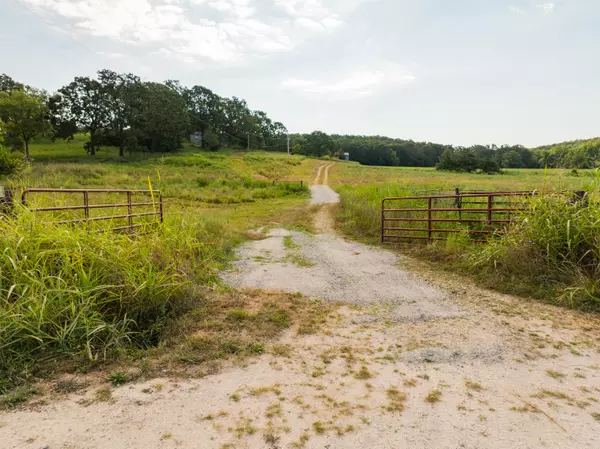 Bolivar, MO 65613,4140 S 70th Road