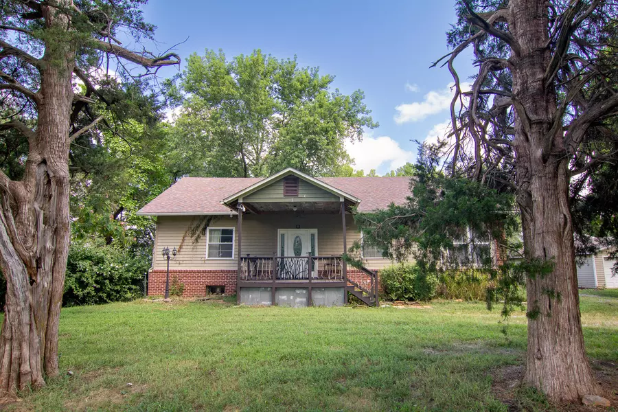 17605 E Overland Road, Nevada, MO 64772