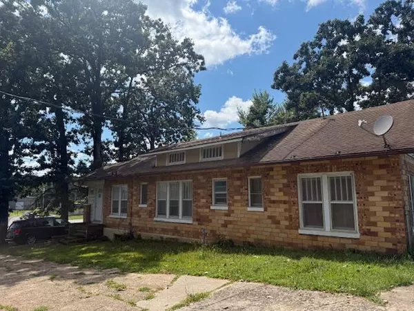 821 E Main East Street, Willow Springs, MO 65793