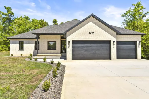 Ozark, MO 65721,1225 W Rainey Street