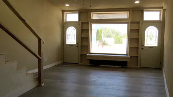 Anderson, MO 64831,101/103 W Main Street