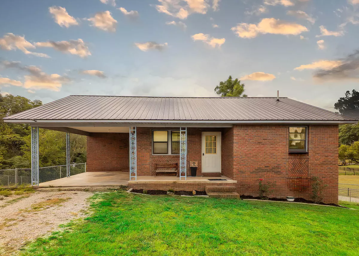 Mammoth Spring, AR 72554,570 Missouri Avenue