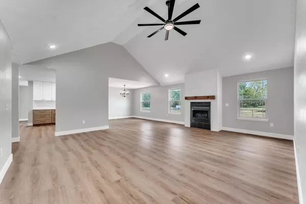 Billings, MO 65610,132 Cranberry Road