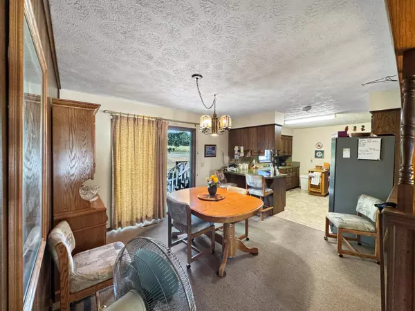 Ash Grove, MO 65604,206 E Cawlfield Street