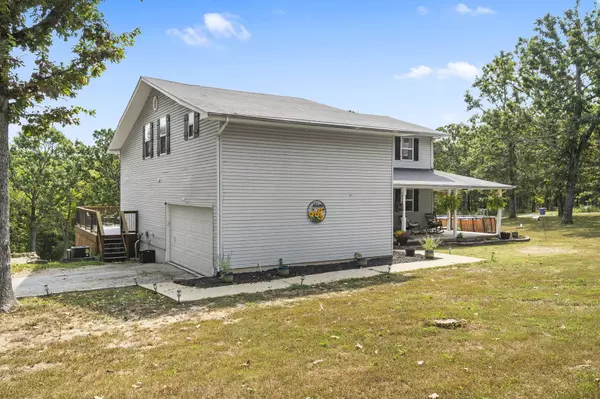 Marshfield, MO 65706,379 Lakewood Loop