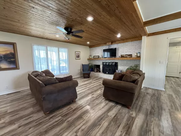 Monett, MO 65708,8954 Lawrence 2226