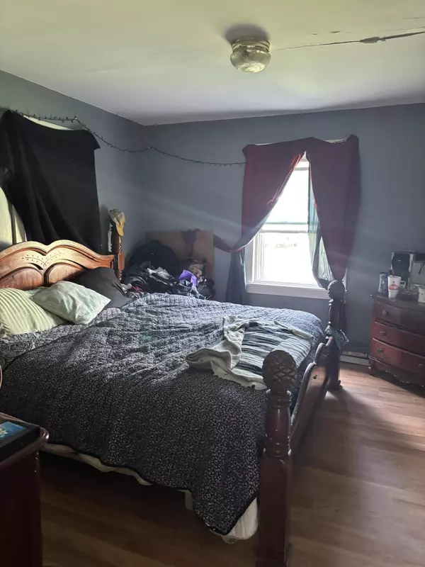 Monett, MO 65708,303 & 305 8th Street