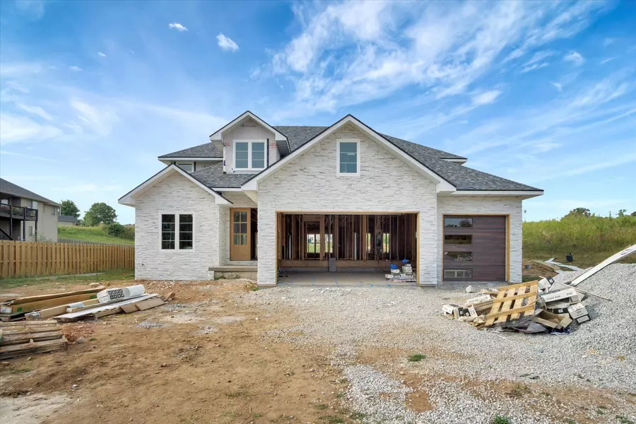 858 E Richmond Way, Nixa, MO 65714