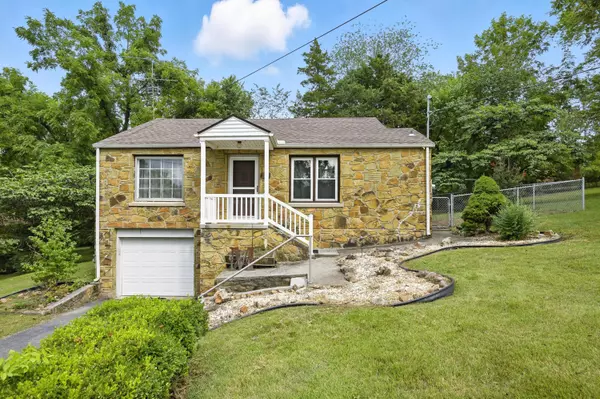 619 S High Street, Neosho, MO 64850