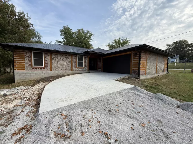 613 E Main Street, Humansville, MO 65674