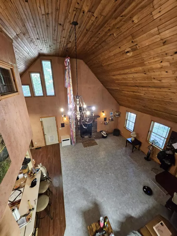 Crane, MO 65633,213 Hooten Town Road