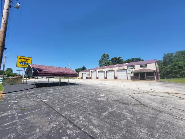 569 W Valley Street, Granby, MO 64844